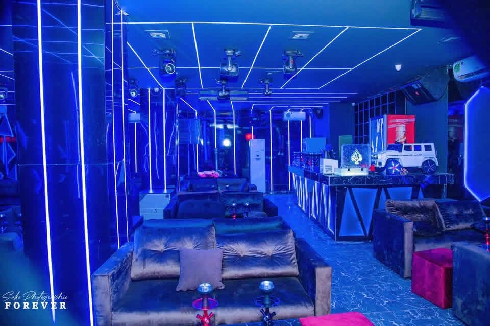 Royal King - salon rouge